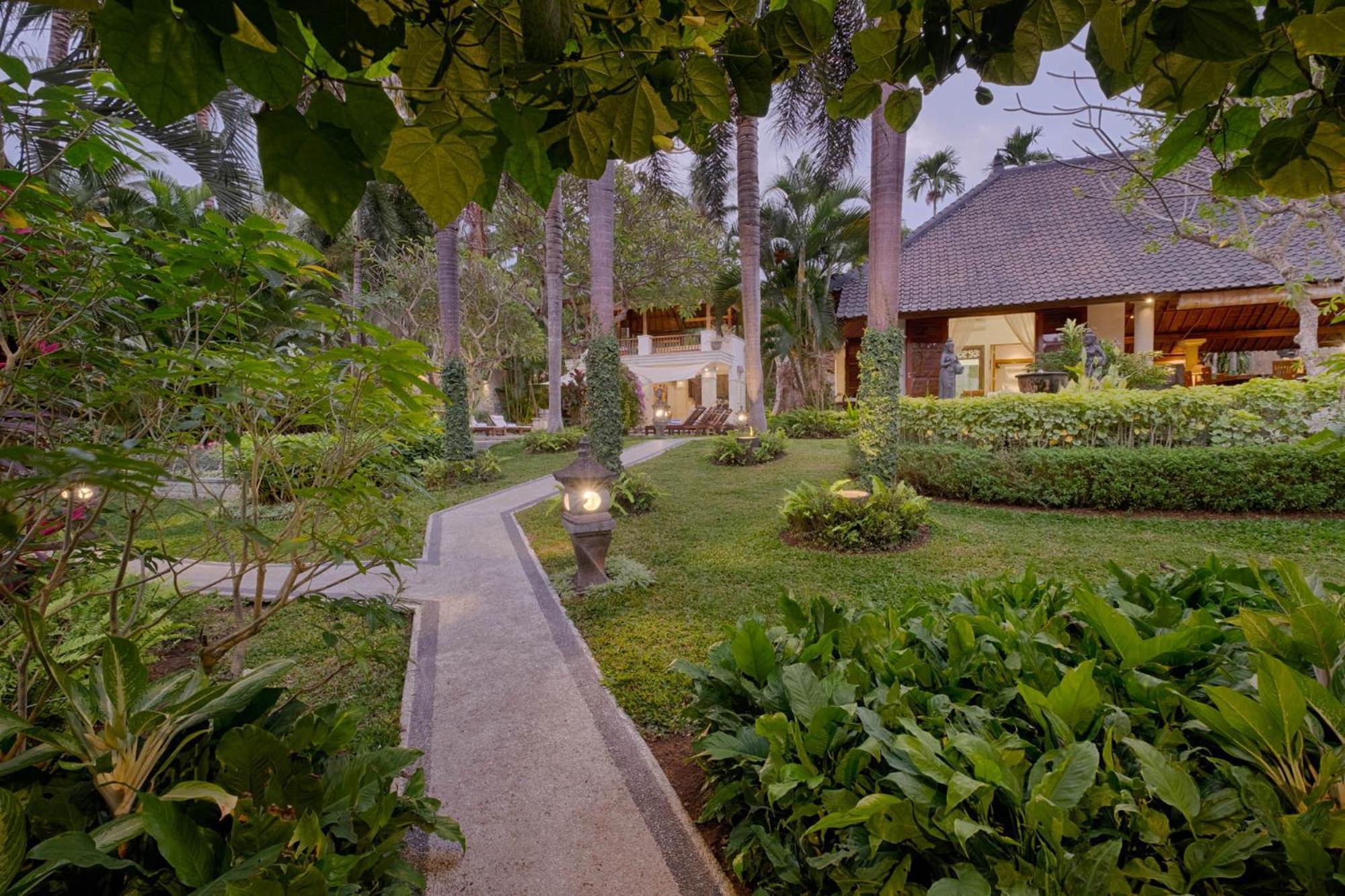 Kutus Kutus Saba Beach Villa Yogyakarta Exterior photo